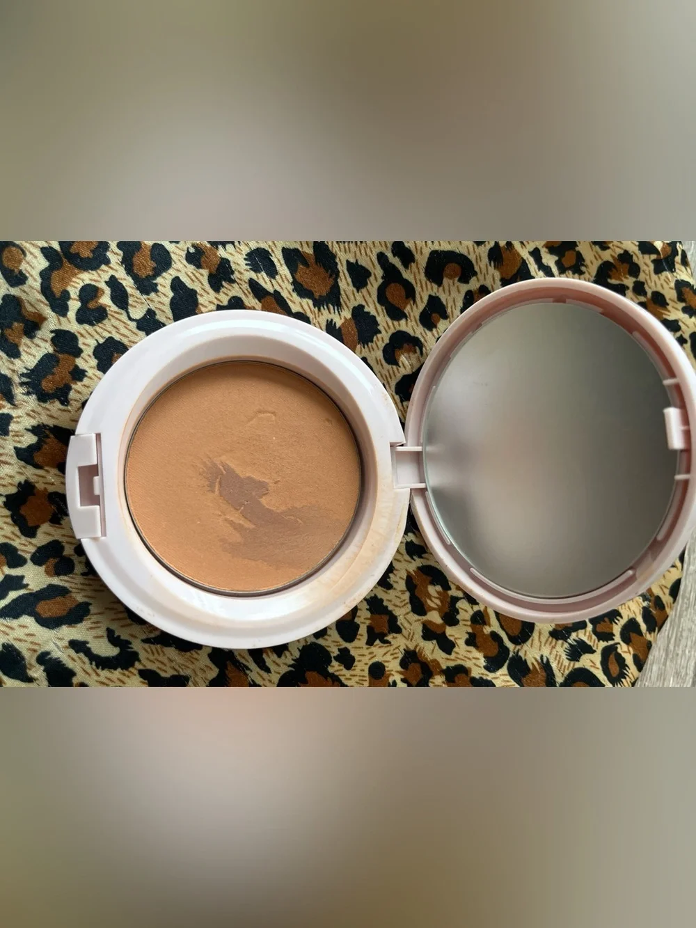 Dollcake DOLL 10 Cushion Compact - Tan Deep with Gold Logo
